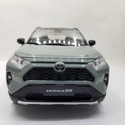 Image of 1:18 Diecast Model for Toyota RAV4 SUV Alloy Toy Car Miniature Collection Gifts