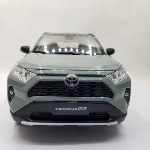 Image of 1:18 Diecast Model for Toyota RAV4 SUV Alloy Toy Car Miniature Collection Gifts 